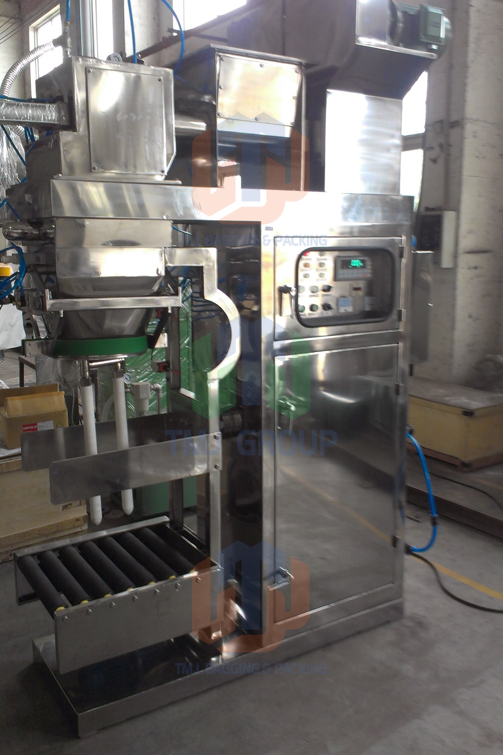 Máy cân đóng bao tinh bột sắn có hút chân không