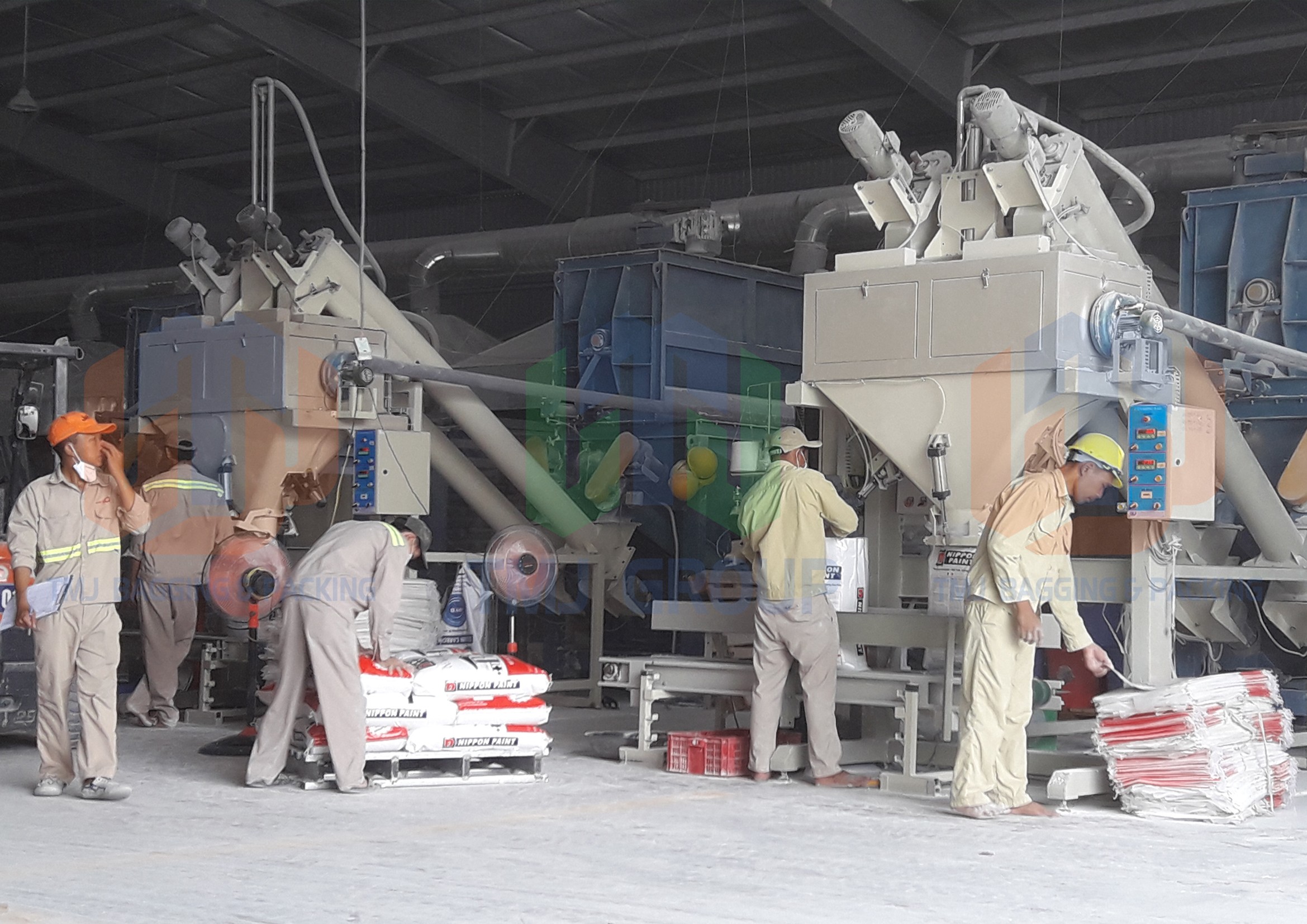 Máy cân đóng bao bột bả, keo dán gạch, vôi bột, có hút chân không