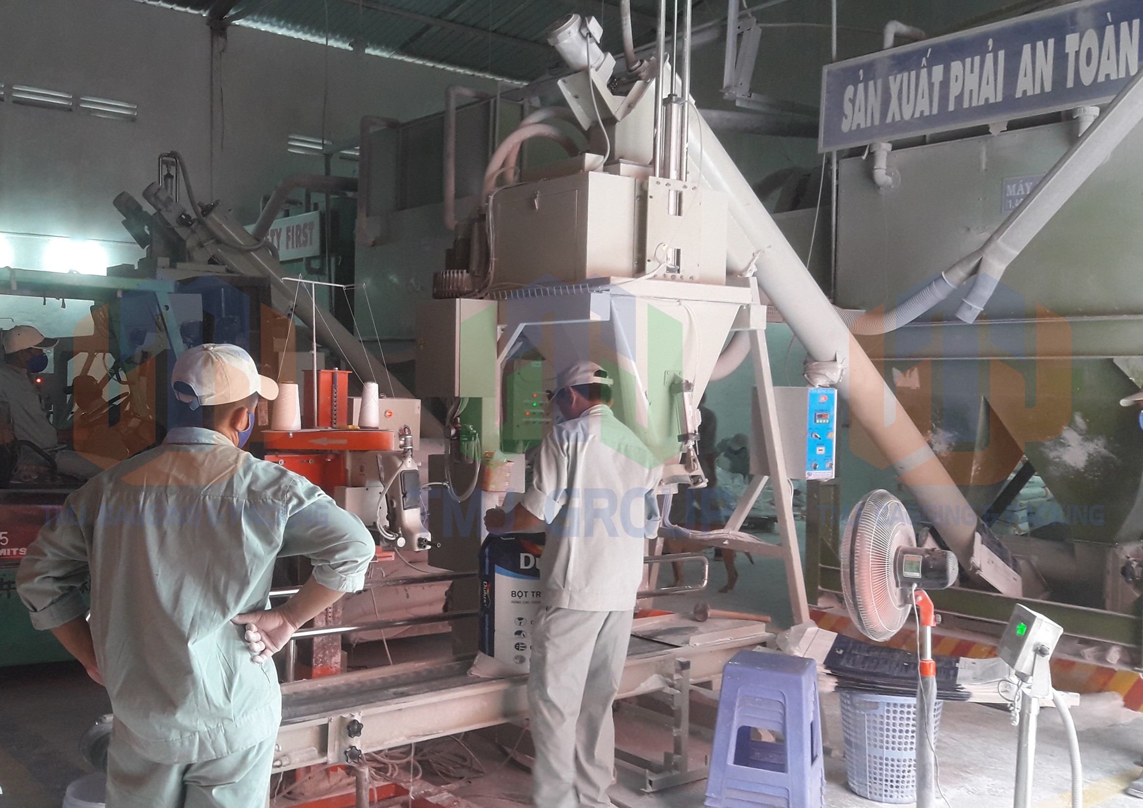 Máy cân đóng bao bột bả, bột trét tường, vôi bột, có hút chân không