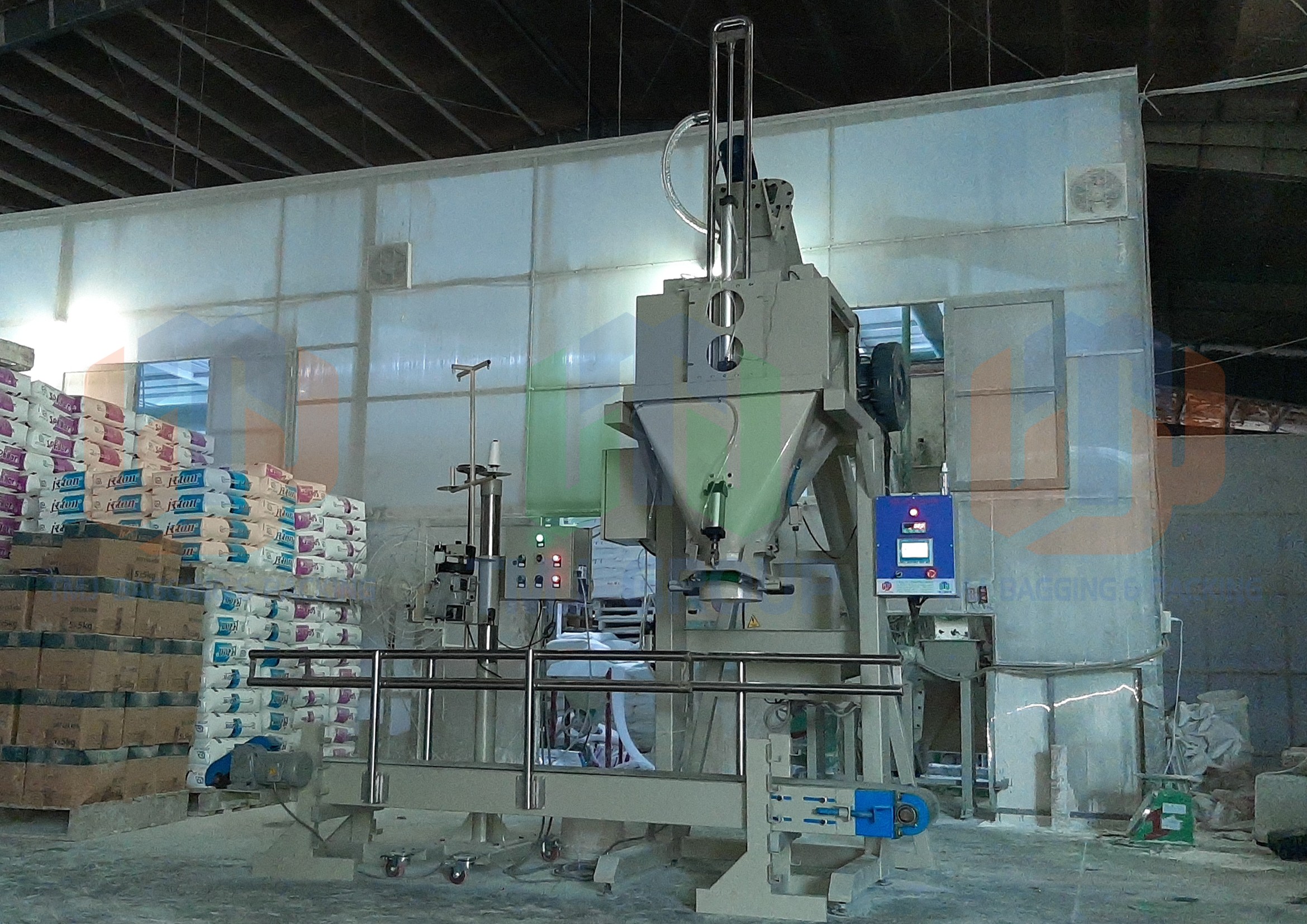 Máy cân đóng bao bột bả, bột trét tường, vôi bột, có hút chân không