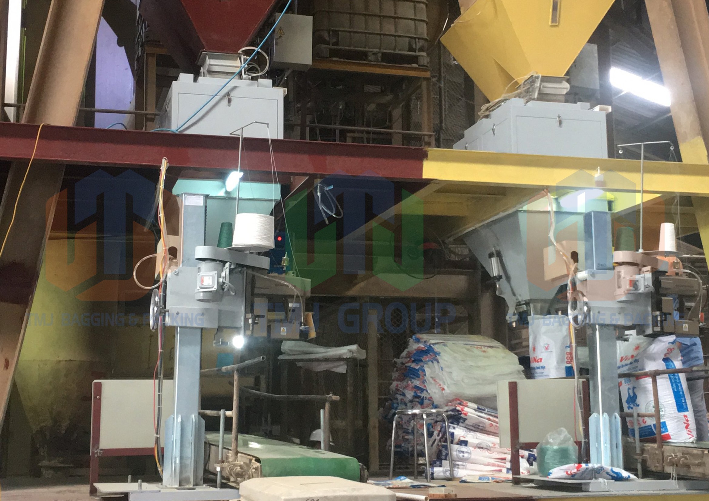 Máy cân đóng bao cám viên và nguyên liệu dạng hạt