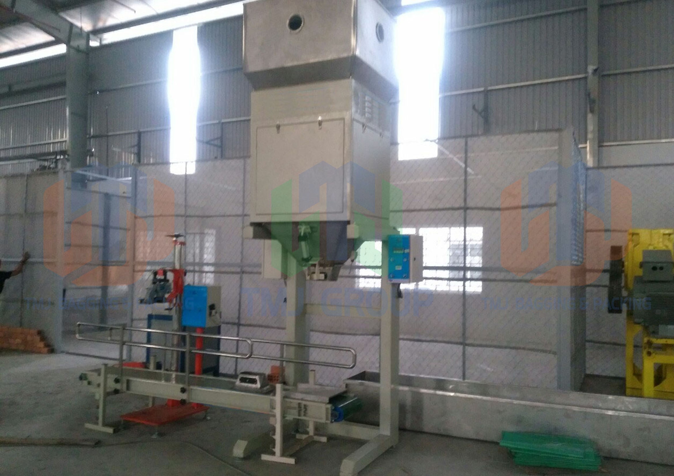 Máy cân đóng bao lúa gạo và các nguyên liệu dạng hạt