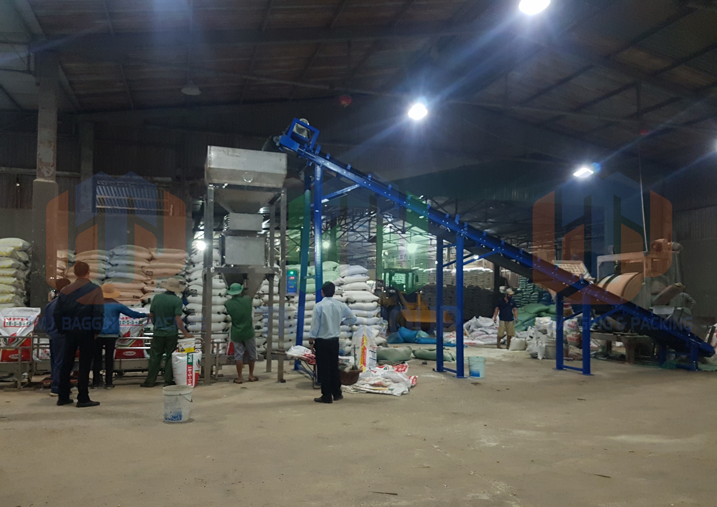 Máy cân đóng bao lúa gạo và các nguyên liệu dạng hạt