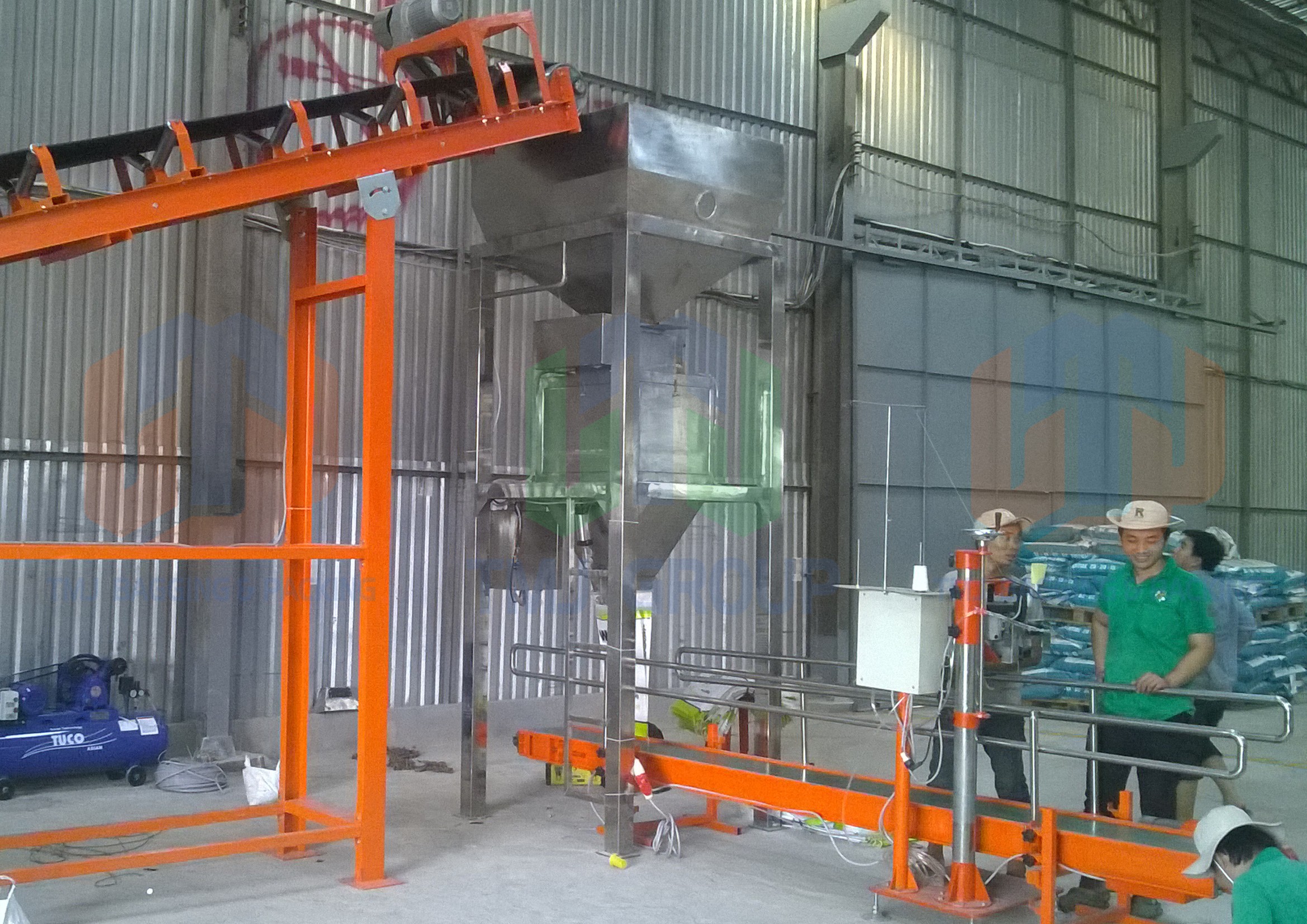 Máy cân đóng bao lúa gạo và các nguyên liệu dạng hạt