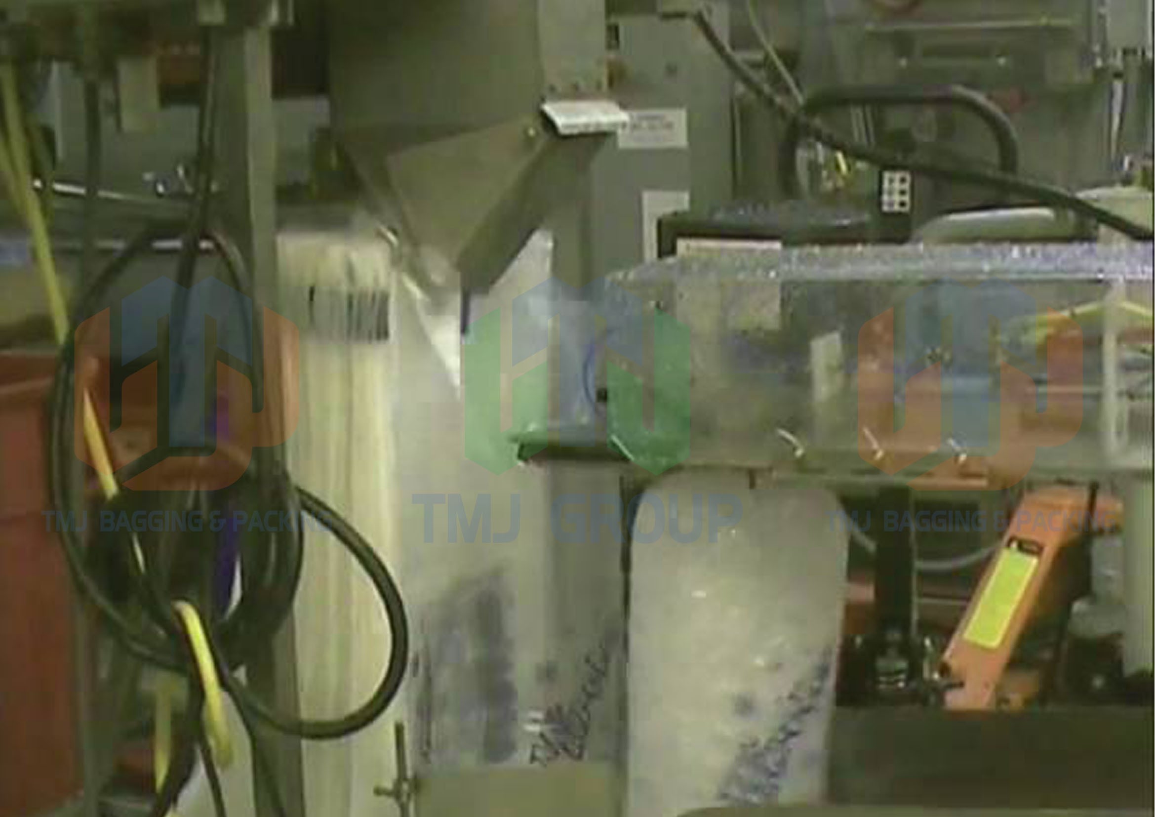 Máy đóng bao tự động nước đá viên